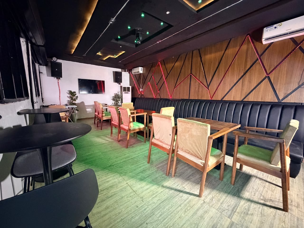 D Pleasant Lounge at Brand Sport Yard